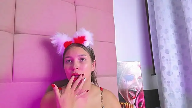 Snapshot of HaleyAmaya chatting on 02/15/26, 11:56 HaleyAmaya online show from 02/15/26, 11:56