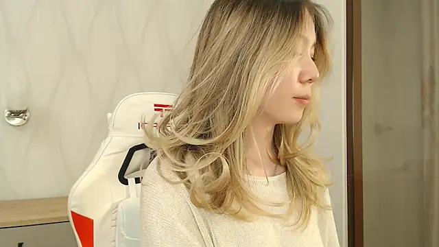 Babby Rabbit online show from 10/15/25, 04:51