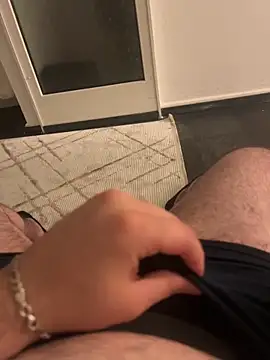 Snapshot of Loco42- chatting on 10/03/25, 12:40 Loco42- online show from 10/03/25, 12:40