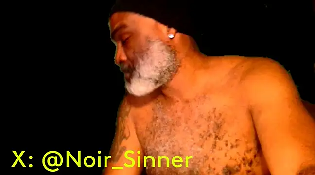 Snapshot of sinnernoir chatting on 02/04/25, 03:00 sinnernoir online show from 02/04/25, 03:00