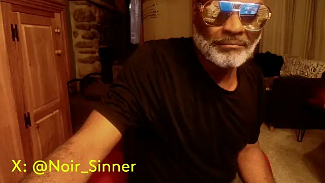 Snapshot of sinnernoir chatting on 03/23/26, 04:16 sinnernoir online show from 03/23/26, 04:16