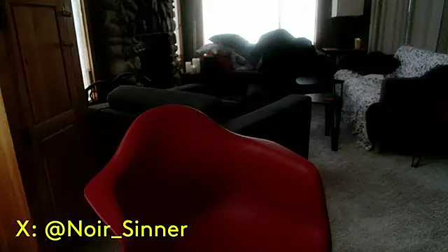 Snapshot of sinnernoir chatting on 03/31/26, 11:32 sinnernoir online show from 03/31/26, 11:32