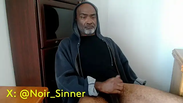 Snapshot of sinnernoir chatting on 04/20/26, 02:09 sinnernoir online show from 04/20/26, 02:09