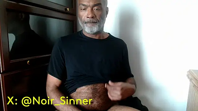 Snapshot of sinnernoir chatting on 04/25/26, 01:14 sinnernoir online show from 04/25/26, 01:14