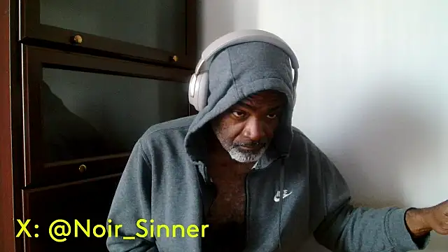 Snapshot of sinnernoir chatting on 05/02/26, 11:04 sinnernoir online show from 05/02/26, 11:04