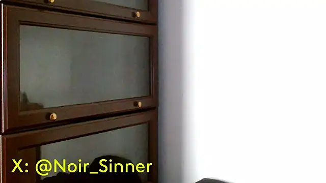 Snapshot of sinnernoir chatting on 05/06/26, 12:43 sinnernoir online show from 05/06/26, 12:43