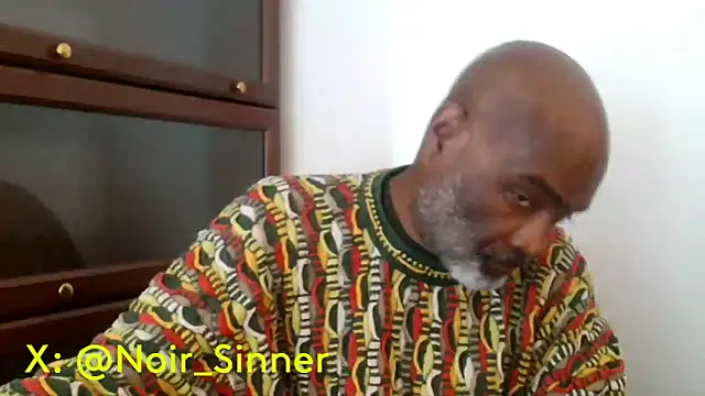 Snapshot of sinnernoir chatting on 05/08/26, 03:50 sinnernoir online show from 05/08/26, 03:50