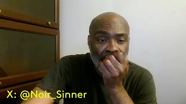 Snapshot of sinnernoir chatting on 05/10/26, 12:05 sinnernoir online show from 05/10/26, 12:05
