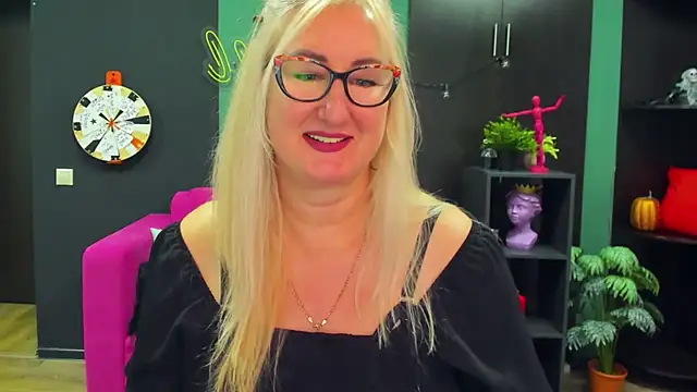 ChristyBrooks online show from 02/19/25, 06:32