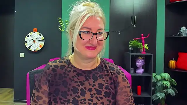 ChristyBrooks online show from 02/21/25, 09:43