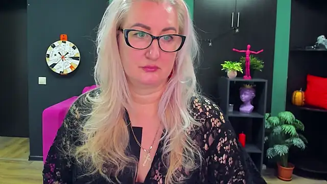 ChristyBrooks online show from 02/25/25, 07:25