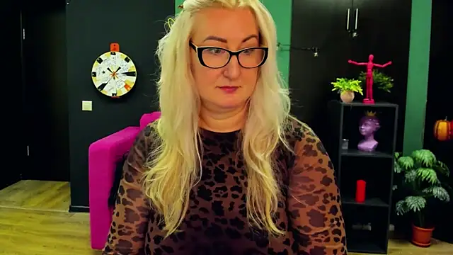 ChristyBrooks online show from 03/04/25, 04:20