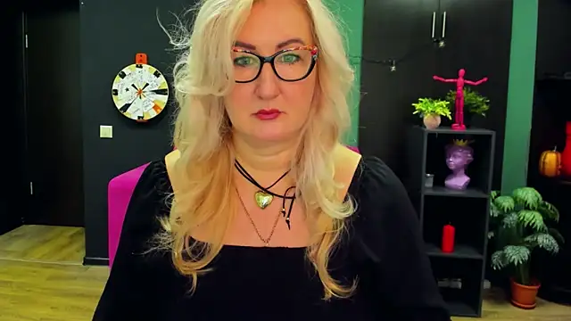 ChristyBrooks online show from 03/07/25, 01:18