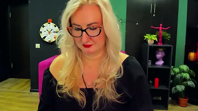 ChristyBrooks online show from 03/07/25, 07:27