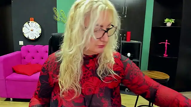 ChristyBrooks online show from 10/18/25, 12:06