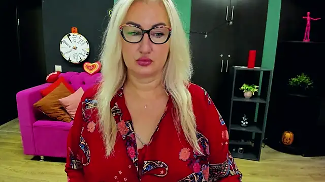 ChristyBrooks online show from 11/13/25, 07:18