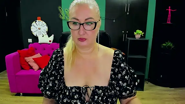 ChristyBrooks online show from 11/26/25, 05:19