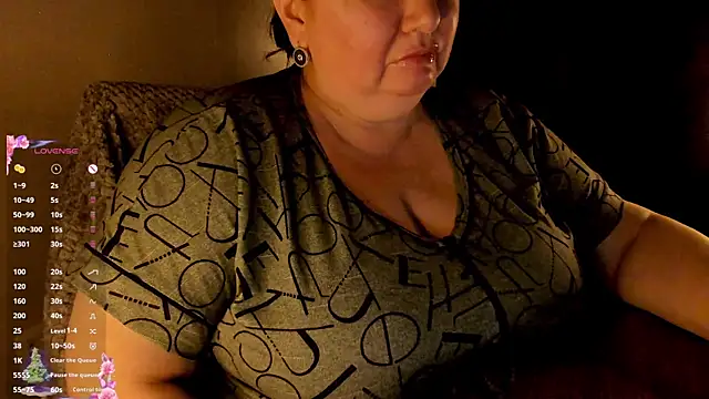 Snapshot of SexxyDreams1 chatting on 12/24/24, 04:51 SexxyDreams1 online show from 12/24/24, 04:51