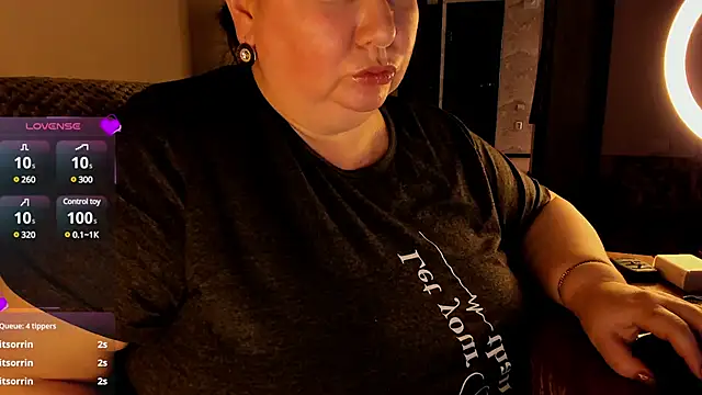 Snapshot of SexxyDreams1 chatting on 03/22/25, 04:03 SexxyDreams1 online show from 03/22/25, 04:03