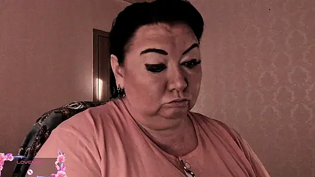 Snapshot of SexxyDreams1 chatting on 12/16/25, 06:29 SexxyDreams1 online show from 12/16/25, 06:29