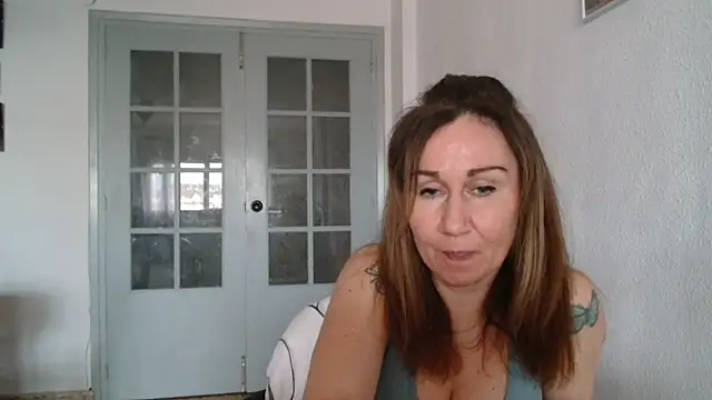 Snapshot of TamaraSweetxo chatting on 03/20/25, 05:25 TamaraSweetxo online show from 03/20/25, 05:25