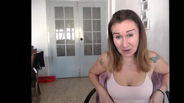 Snapshot of TamaraSweetxo chatting on 09/15/25, 03:56 TamaraSweetxo online show from 09/15/25, 03:56