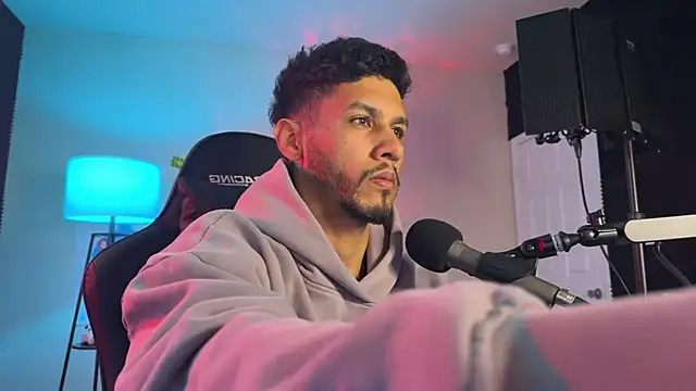 Snapshot of DamnKevin chatting on 03/17/26, 11:52 DamnKevin online show from 03/17/26, 11:52