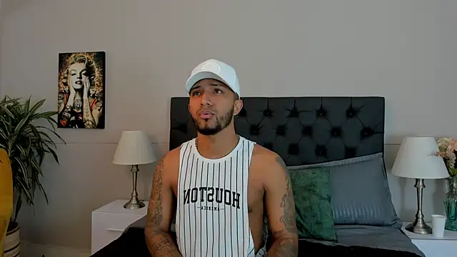 Snapshot of Robin_Rief chatting on 10/11/25, 03:28 Robin Rief online show from 10/11/25, 03:28