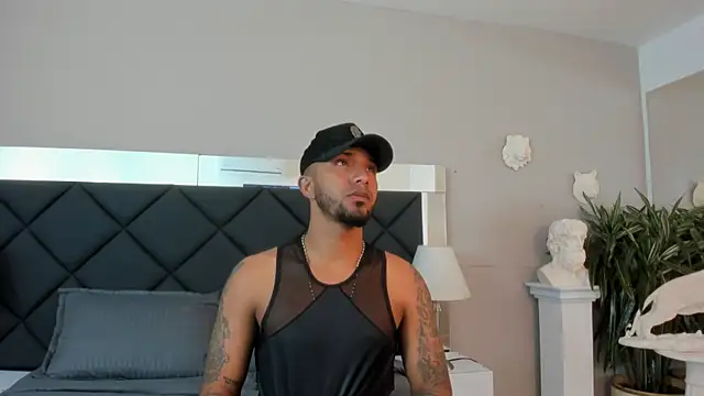 Snapshot of Robin_Rief chatting on 11/18/25, 03:34 Robin Rief online show from 11/18/25, 03:34