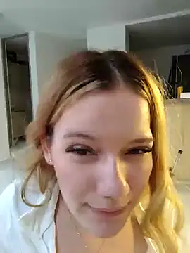 NicoleCut online show from 02/21/25, 02:06