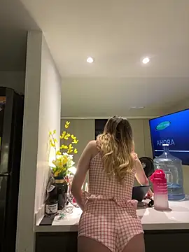 NicoleCut online show from 11/02/25, 10:17