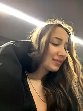 Snapshot of VelvetVixenI chatting on 12/21/25, 08:16 VelvetVixenI online show from 12/21/25, 08:16