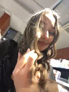 Snapshot of VelvetVixenI chatting on 03/08/26, 04:11 VelvetVixenI online show from 03/08/26, 04:11