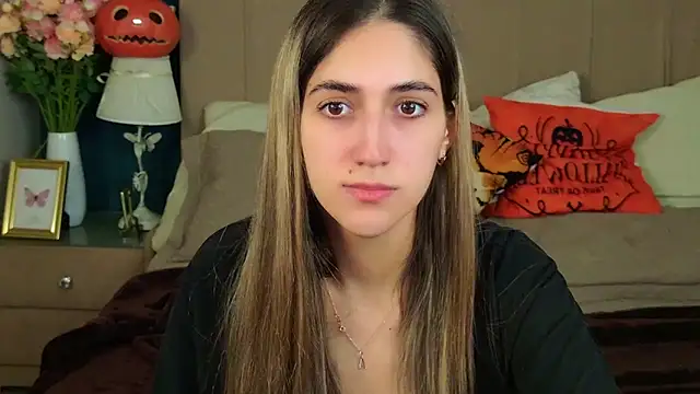 Teresa Stane online show from 11/04/25, 05:28