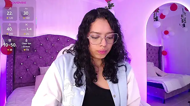 Snapshot of Aurora_Brownn chatting on 03/17/25, 02:08 Aurora Brownn online show from 03/17/25, 02:08