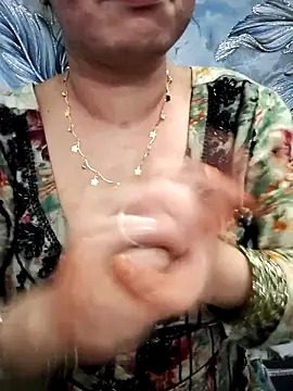 Snapshot of Haniya-143 chatting on 02/10/26, 12:26 Haniya-143 online show from 02/10/26, 12:26