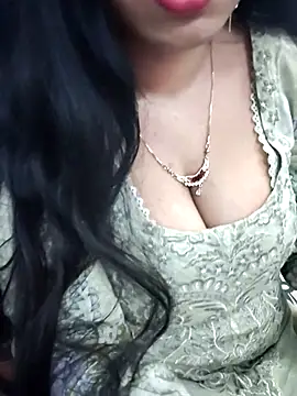 Snapshot of Haniya-143 chatting on 02/15/26, 10:06 Haniya-143 online show from 02/15/26, 10:06