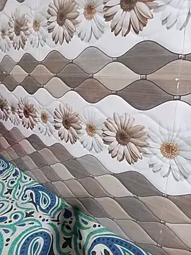 Snapshot of Haniya-143 chatting on 02/25/26, 06:39 Haniya-143 online show from 02/25/26, 06:39