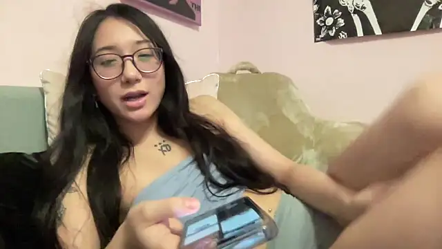 Snapshot of tokyobaby chatting on 12/18/24, 06:10 tokyobaby online show from 12/18/24, 06:10