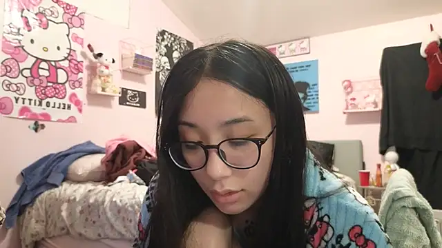 Snapshot of tokyobaby chatting on 01/10/25, 06:09 tokyobaby online show from 01/10/25, 06:09