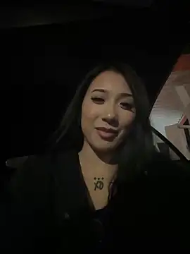 Snapshot of tokyobaby chatting on 10/05/25, 07:28 tokyobaby online show from 10/05/25, 07:28