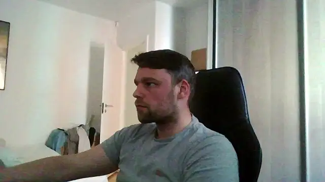 Snapshot of The_big_viking_ chatting on 05/06/26, 12:54 The big viking online show from 05/06/26, 12:54