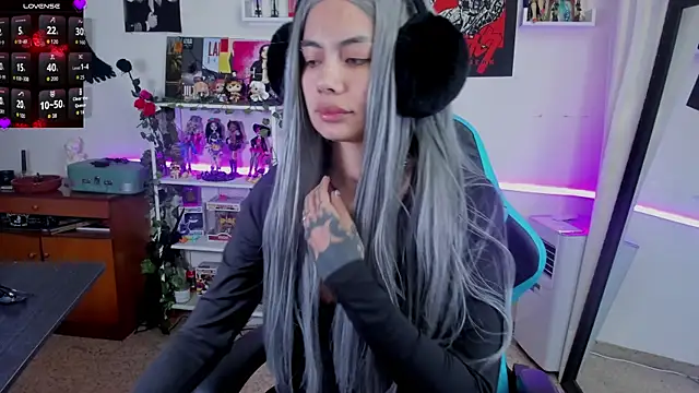 Snapshot of _sakae_ chatting on 12/01/25, 08:41 sakae online show from 12/01/25, 08:41