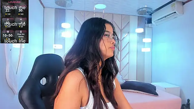 Ariana Pierce online show from 12/24/24, 02:43