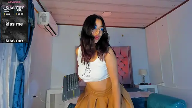 Ariana Pierce online show from 01/06/25, 04:04