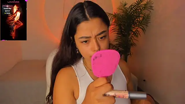 Ariana Pierce online show from 12/05/25, 12:58