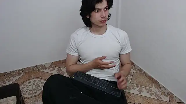 Snapshot of pervertsteens3 chatting on 02/24/26, 03:04 pervertsteens3 online show from 02/24/26, 03:04