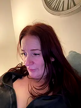 Engel mia online show from 11/25/25, 08:42