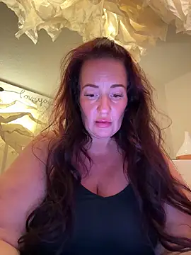 Snapshot of Engel_mia chatting on 05/15/26, 08:27 Engel mia online show from 05/15/26, 08:27