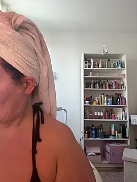 Snapshot of Engel_mia chatting on 06/22/26, 08:44 Engel mia online show from 06/22/26, 08:44